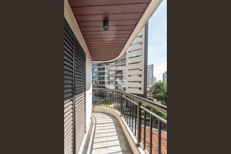 Apartamento à venda com 200m², 4 quartos e 3 vagas Apartamento à venda com 200m², 4 quartos e 3 vagasSacada da Suíte 1