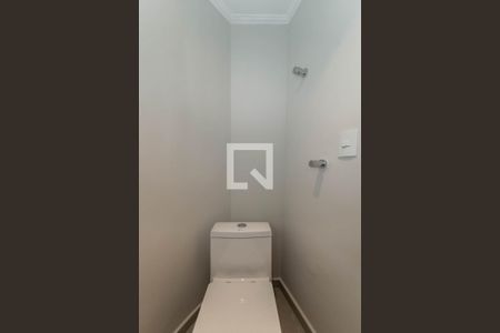 Apartamento à venda com 200m², 4 quartos e 3 vagas Apartamento à venda com 200m², 4 quartos e 3 vagasBanheiro de Serviço