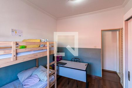 Casa à venda com 360m², 3 quartos e 8 vagas Casa à venda com 360m², 3 quartos e 8 vagasQuarto 2