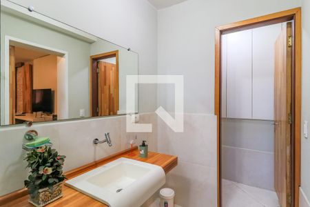 Casa para alugar com 690m², 4 quartos e 8 vagasBanheiro 2