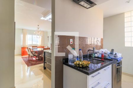 Casa para alugar com 690m², 4 quartos e 8 vagasCozinha