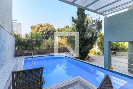 Casa para alugar com 690m², 4 quartos e 8 vagasPiscina