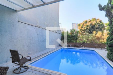 Casa para alugar com 690m², 4 quartos e 8 vagasPiscina