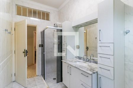 Casa para alugar com 690m², 4 quartos e 8 vagasBanheiro 1