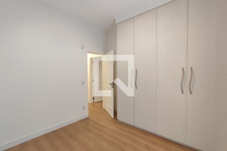 Casa de condomínio à venda com 360m², 5 quartos e 2 vagas Casa de condomínio à venda com 360m², 5 quartos e 2 vagasQuarto Suíte 2