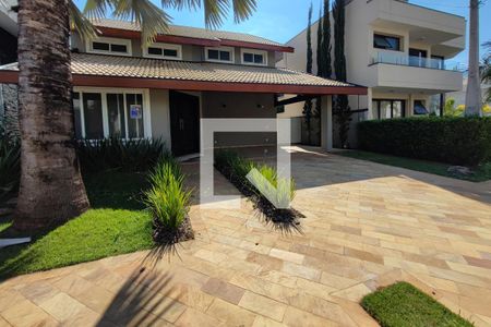 Casa de condomínio à venda com 360m², 5 quartos e 2 vagas Casa de condomínio à venda com 360m², 5 quartos e 2 vagasGaragem