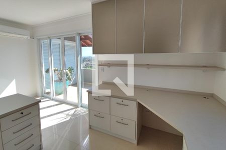 Casa de condomínio à venda com 360m², 5 quartos e 2 vagas Casa de condomínio à venda com 360m², 5 quartos e 2 vagasEscritório