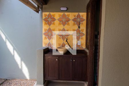 Casa de condomínio à venda com 293m², 3 quartos e 4 vagas Casa de condomínio à venda com 293m², 3 quartos e 4 vagasÁREA EXTERNA FUNDOS