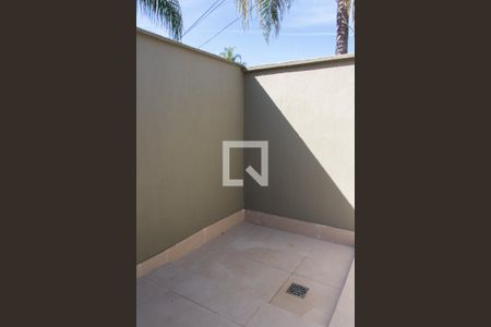 Casa de condomínio à venda com 293m², 3 quartos e 4 vagas Casa de condomínio à venda com 293m², 3 quartos e 4 vagasÁREA DE SERVIÇO