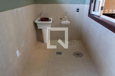 Casa de condomínio à venda com 293m², 3 quartos e 4 vagas Casa de condomínio à venda com 293m², 3 quartos e 4 vagasÁREA DE SERVIÇO