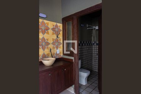 Casa de condomínio à venda com 293m², 3 quartos e 4 vagas Casa de condomínio à venda com 293m², 3 quartos e 4 vagasÁREA EXTERNA FUNDOS