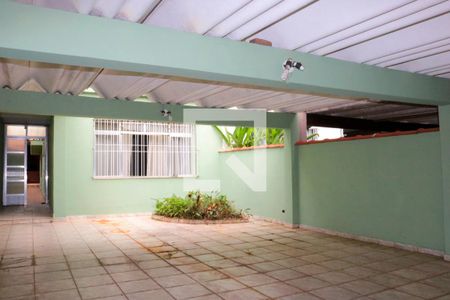 Casa à venda com 164m², 4 quartos e 4 vagasQuintal / Garagem para 4 carros