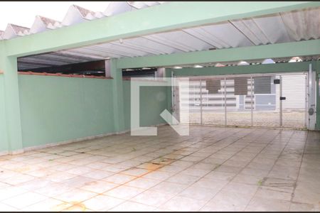 Casa à venda com 164m², 4 quartos e 4 vagasQuintal / Garagem para 4 carros