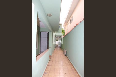 Casa à venda com 164m², 4 quartos e 4 vagasCorredor lateral