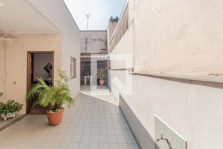 Casa à venda com 230m², 3 quartos e 2 vagas Casa à venda com 230m², 3 quartos e 2 vagasQuintal