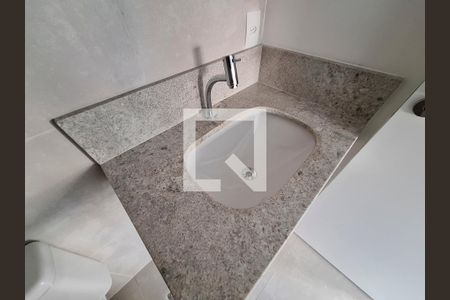 Apartamento à venda com 47m², 2 quartos e 1 vaga Apartamento à venda com 47m², 2 quartos e 1 vagaBanheiro Social