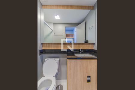 Banheiro de kitnet/studio para alugar com 1 quarto, 20m² em Sé, São Paulo