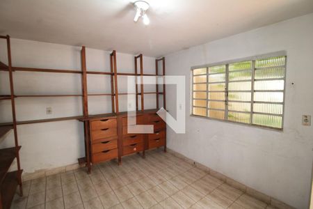 Casa à venda com 250m², 3 quartos e 2 vagasÁrea de Serviço - Quarto 1