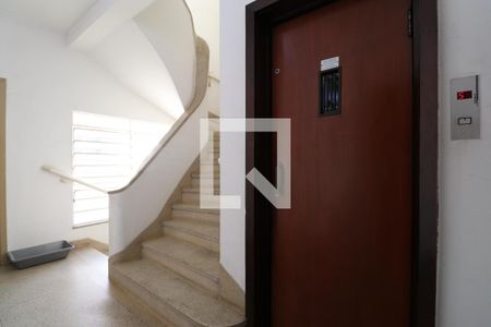 Apartamento à venda com 136m², 3 quartos e sem vagaEscada