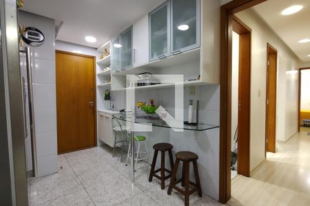 Apartamento à venda com 110m², 4 quartos e 2 vagas Apartamento à venda com 110m², 4 quartos e 2 vagasCozinha - Armários
