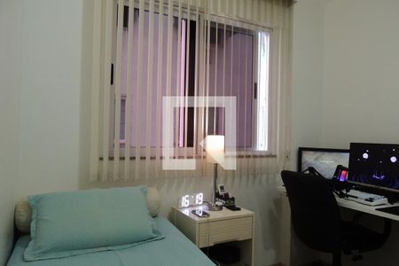 Apartamento à venda com 110m², 4 quartos e 2 vagasQuarto 3 - Armários