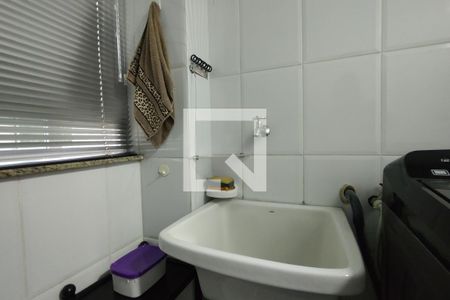 Apartamento à venda com 110m², 4 quartos e 2 vagas Apartamento à venda com 110m², 4 quartos e 2 vagasÁrea de Serviço