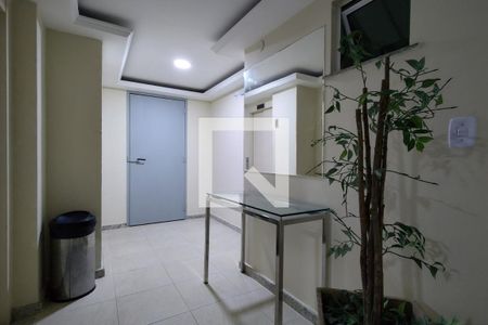 Apartamento à venda com 110m², 4 quartos e 2 vagas Apartamento à venda com 110m², 4 quartos e 2 vagasHall de entrada