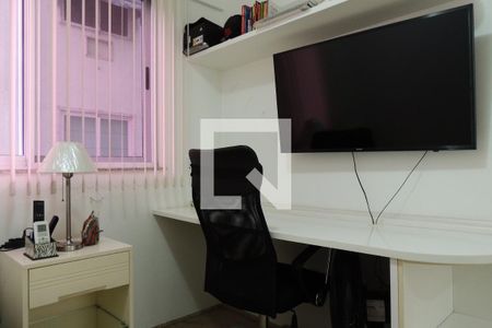 Apartamento à venda com 110m², 4 quartos e 2 vagasQuarto 2 - Armários