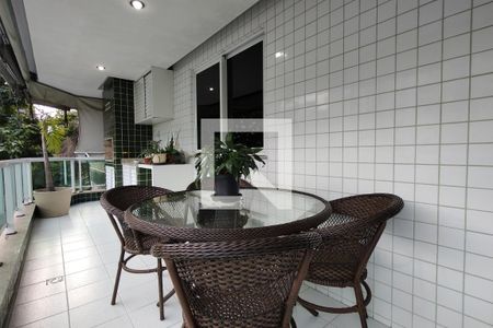 Apartamento à venda com 110m², 4 quartos e 2 vagas Apartamento à venda com 110m², 4 quartos e 2 vagasVaranda gourmet