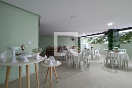 Apartamento à venda com 110m², 4 quartos e 2 vagas Apartamento à venda com 110m², 4 quartos e 2 vagasÁrea comum - Salão de festas