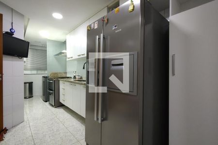 Apartamento à venda com 110m², 4 quartos e 2 vagas Apartamento à venda com 110m², 4 quartos e 2 vagasCozinha - Armários