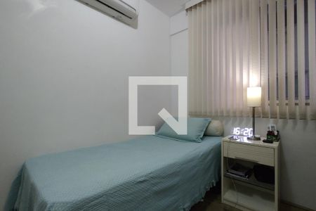 Apartamento à venda com 110m², 4 quartos e 2 vagas Apartamento à venda com 110m², 4 quartos e 2 vagasQuarto 3 - Armários