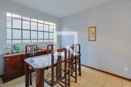Casa à venda com 360m², 6 quartos e 6 vagas Casa à venda com 360m², 6 quartos e 6 vagasCozinha