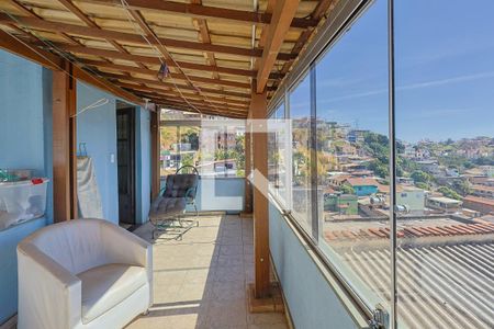 Casa à venda com 360m², 6 quartos e 6 vagas Casa à venda com 360m², 6 quartos e 6 vagasÁrea de serviço