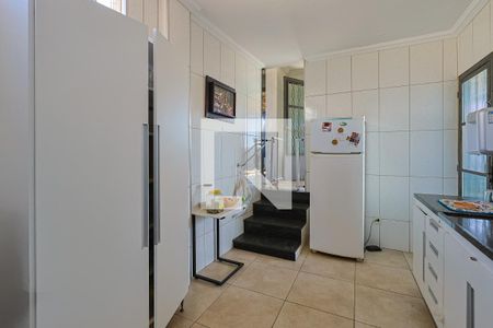 Casa à venda com 360m², 6 quartos e 6 vagas Casa à venda com 360m², 6 quartos e 6 vagasCozinha