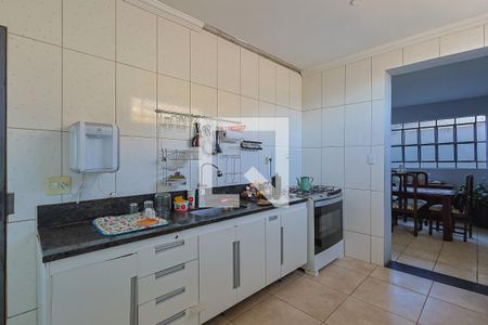 Casa à venda com 360m², 6 quartos e 6 vagas Casa à venda com 360m², 6 quartos e 6 vagasCozinha