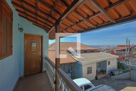 Casa à venda com 360m², 6 quartos e 6 vagas Casa à venda com 360m², 6 quartos e 6 vagasÁrea de serviço