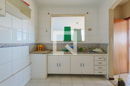 Casa à venda com 360m², 6 quartos e 6 vagas Casa à venda com 360m², 6 quartos e 6 vagas2° andar - Cozinha