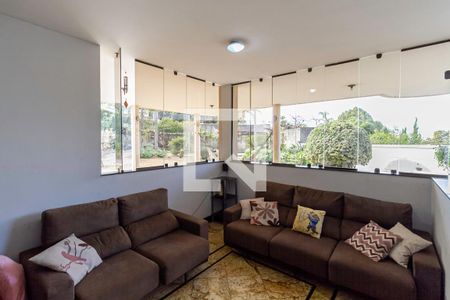 Casa à venda com 1000m², 6 quartos e 9 vagas Casa à venda com 1000m², 6 quartos e 9 vagasSala 2