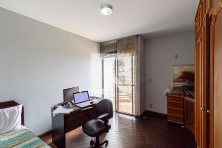 Casa à venda com 1000m², 6 quartos e 9 vagas Casa à venda com 1000m², 6 quartos e 9 vagasSemi suíte 2