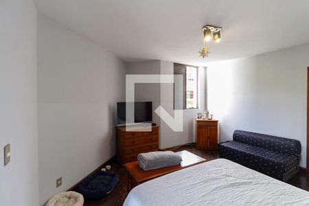 Casa à venda com 1000m², 6 quartos e 9 vagas Casa à venda com 1000m², 6 quartos e 9 vagasSuíte 1