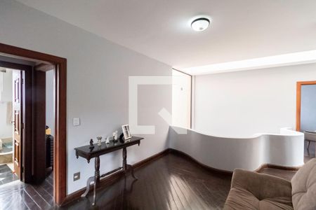 Casa à venda com 1000m², 6 quartos e 9 vagas Casa à venda com 1000m², 6 quartos e 9 vagasSala 3