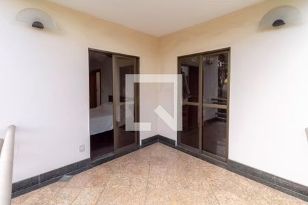 Casa à venda com 1000m², 6 quartos e 9 vagas Casa à venda com 1000m², 6 quartos e 9 vagasVaranda das suíte 1 e master