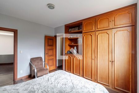 Casa à venda com 1000m², 6 quartos e 9 vagas Casa à venda com 1000m², 6 quartos e 9 vagasSemi suíte 3