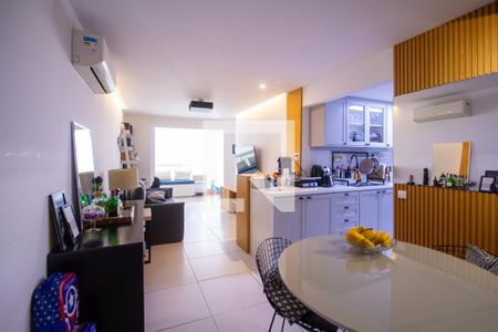 Sala de apartamento à venda com 2 quartos, 80m² em Icaraí, Niterói