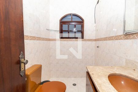 Casa à venda com 100m², 2 quartos e 2 vagasBanheiro da Suíte