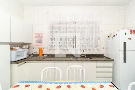 Casa à venda com 100m², 2 quartos e 2 vagasCozinha