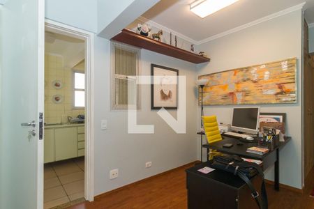 Apartamento à venda com 267m², 3 quartos e 2 vagas Apartamento à venda com 267m², 3 quartos e 2 vagasEscritório