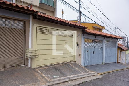 Casa à venda com 180m², 3 quartos e 5 vagas Casa à venda com 180m², 3 quartos e 5 vagasFachada