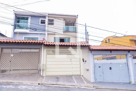 Casa à venda com 180m², 3 quartos e 5 vagas Casa à venda com 180m², 3 quartos e 5 vagasFachada